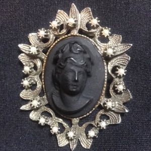 Vintage Goddess Cameo with Pearls and Black glass
